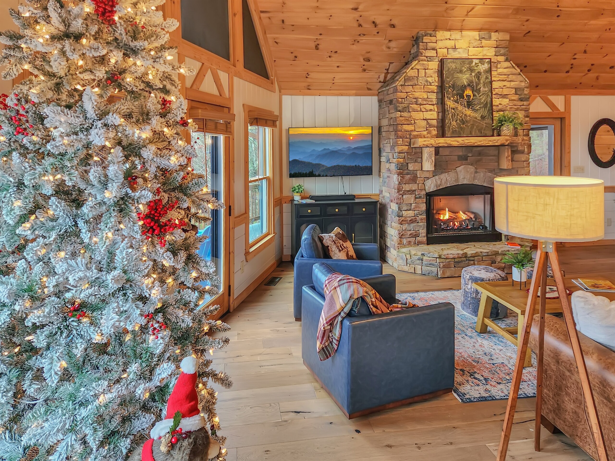 6e8a3a190eaf427d958b5fef075de668 LargeOriginal.jpg